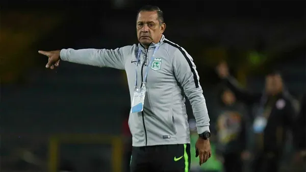Pompilio Páez mandó un mensaje entre líneas para Juan Carlos Osorio tras la eliminación de Atlético Nacional en la Sudamericana.