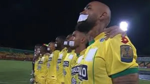 Protesta de los jugadores de Bucaramanga.