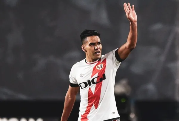 Radamel Falcao fue el autor del gol de la victoria del Rayo Vallecano contra el FC Barcelona, el colombiano más allá de celebrar; les dejó un mensaje de esperanza.