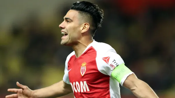 Radamel Falcao ha pasado lesionado la mitad de la temporada y esto tiene molesto a los directivos en Galatasaray, que le quieren bajar el sueldo al colombiano.