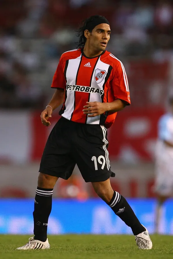 Radamel Falcao toma fuera como posible refuerzo de River pero su salario será ampliamente diferente a lo que ganó en Europa