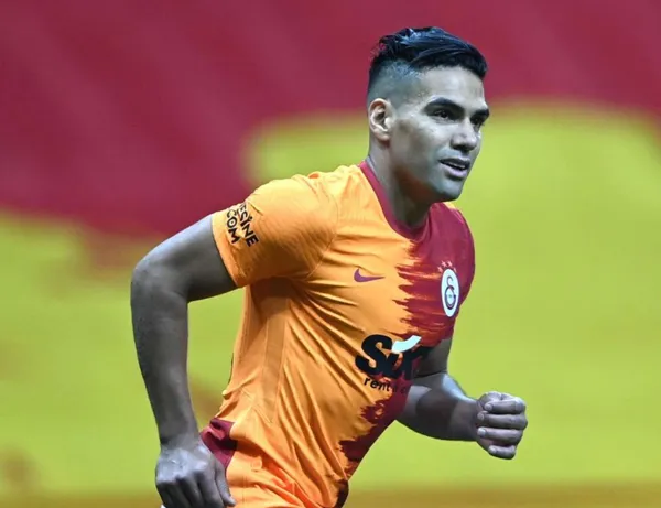 Radamel Falcao volvió a recibir una oferta económica por parte del Al Hilal de Arabia Saudita. Le ofrecen un salario de $4 millones de euros anuales y un contrato a dos años. Solo hay un aspecto por parte de Falcao que puede limitar esa posible salida al club árabe.