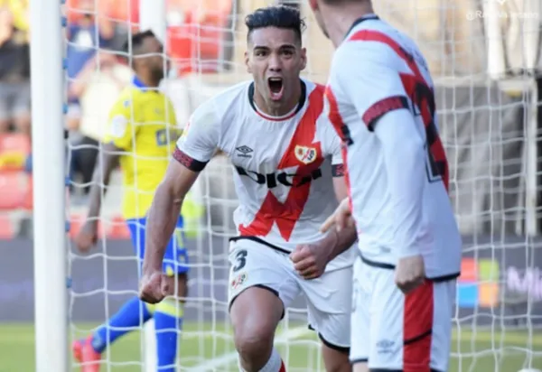 Radamel Falcao volvió a romper las redes y se quitó la mala racha que tenía a cuestas.