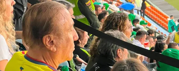 Rodolfo Hernández estuvo presente en la goleada del equipo paisa a Atlético Bucaramanga.