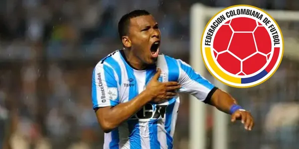 Roger Martínez celebrando un gol con el Racing Club de Argentina