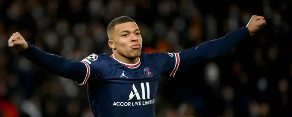 Ronaldinho habla sobre el futuro de la estrella francesa.