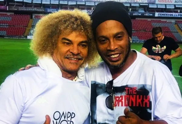 Ronaldinho tiene mucho respeto por el fútbol colombiano y se conoció que también en su lista respeta a otro jugador cafetero.