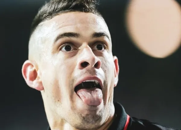 Santos Borré ha ido agarrando confianza en Alemania, está más conectado con el gol y quiere volver a ser llamado a la Selección Colombia en 2022.