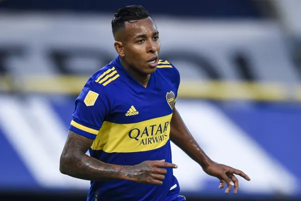 Sebastián Villa huyó a Colombia sin permiso del Boca Juniors. El periodista Diego Monroig de ESPN comentó que Villa antes de salir de Argentina dejó una carta dirigida al Boca Juniors donde explicaba el motivo de su sorpresivo viaje, según sería por problemas de salud de su madre. Villa por esta acción estaría ahora más expuesto a dos sanciones por parte del club argentino.