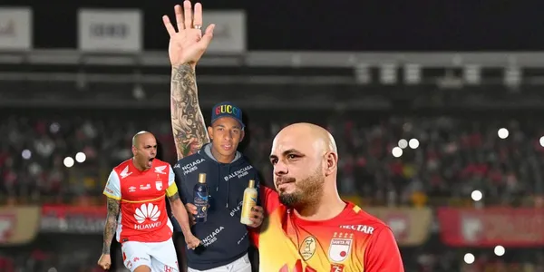 Sebastián Villa y Omar Pérez venden peculiares productos en Colombia.