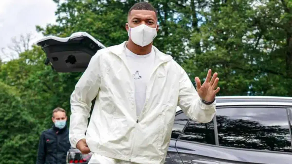 Según fuentes en España, ya el francés se encuentra en Madrid negociando su futuro