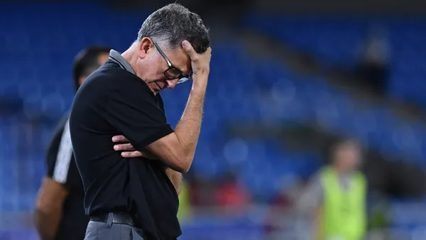 Según los directivos del escarlata el futuro del técnico ya está casi definido, entre otras cosas, por los malos resultados que alejan de la clasificación al club.