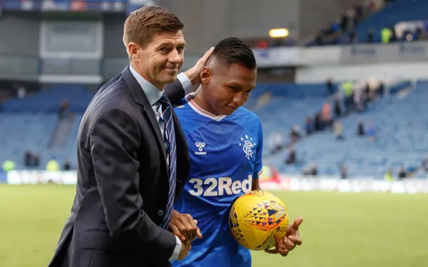Steven Gerrard quien es el actual director técnico del Rangers, le pidió a la directiva del club que se cancele cualquier intención de venta del colombiano Alfredo Morelos; quien está en la mira del FC Porto principalmente. Morelos el pasado fin de semana anotó un gol contra el equipo Ross County, partido correspondiente a la Primera División de Escocia, el marcador final fue de cuatro goles a dos; a favor del Rangers. El pase de Alfredo al FC Porto se está negociando e incluso apareció otro equipo interesado.