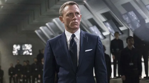 Surrealista, pero los actores tambien hinchan por un equipo de fútbol y en este caso James Bond quiere a una figura colombiana en su equipo.