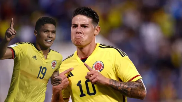 Teo Gutiérrez sacó las garras por James Rodríguez en la Selección Colombia.