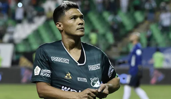 Teo recibió la tarjeta roja en liga después que el VAR avisara al principal de la agresión a su rival, la Dimayor ya tiene una decisión.