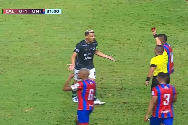 Teófilo Gutiérrez fue expulsado en el Deportivo Cali por una jugada sucia y pasada de revoluciones