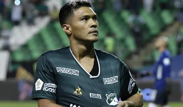 Teófilo Gutiérrez protagonizó una pelea contra Gustavo Torres en el partido de la Copa Colombia entre el Deportivo Cali y el América de Cali, esto fue la causa de su expulsión del partido.