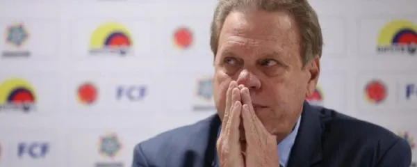 "Tienen que aterrizar" Ramón Jesurún.