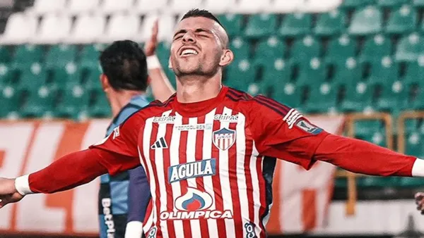 'Tití' Rodríguez falla gol increíble y desata la furia de los hinchas de Junior. Foto: Instagram