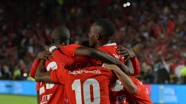 Tras el fracaso en Libertadores, Juan Cruz Real ya tendría un pie fuera de América de Cali y este sería su reemplazo, eso sí, no ha dirigido en dos años