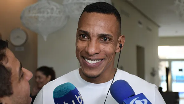 Tras la salida de Julio Comesaña como entrenador, la directiva del equipo tiburón sale en busca de dos directores técnicos extranjeros.