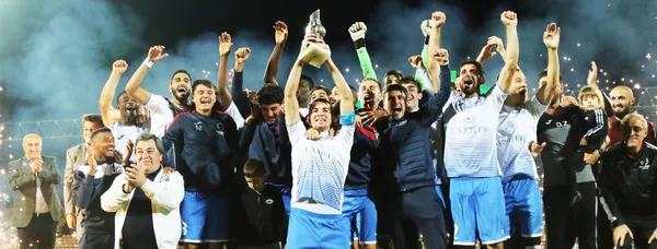 Tuvo la oportunidad debutar y en el mismo partido salió campeón con su club europeo para nadie lo recordaba en Colombia.