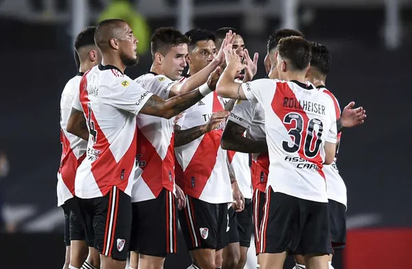 Un habilidoso centrocampista colombiano en Argentina aún no convence, pese a ello lo desean comprar dos equipos de Europa.