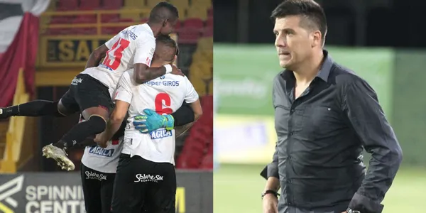 Uno de los jugadores más resistidos que tiene la hinchada del América de Cali se mantiene dentro del once titular y mira porque Cruz Real no lo saca