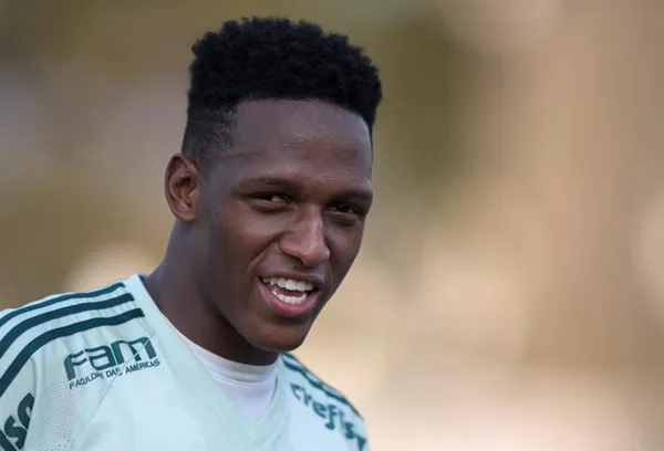 Yerry Mina destacó que gran parte de sus ganancias van dirigidas a apoyar a los niños de Guachené y en sus redes sociales compartió un emotivo vídeo sobre su fundación.