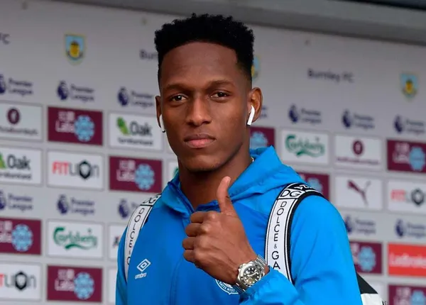 Yerry Mina ha vuelto a ser seducido por La Liga de España para una revancha en su carerra y recibió una importante oferta.