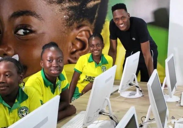 Yerry Mina a través de su fundación y con otros aliados logró hacer una importante donación para las familias más necesitadas en Guachené.