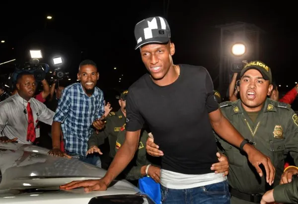 Yerry Mina va de camino a Estados Unidos.