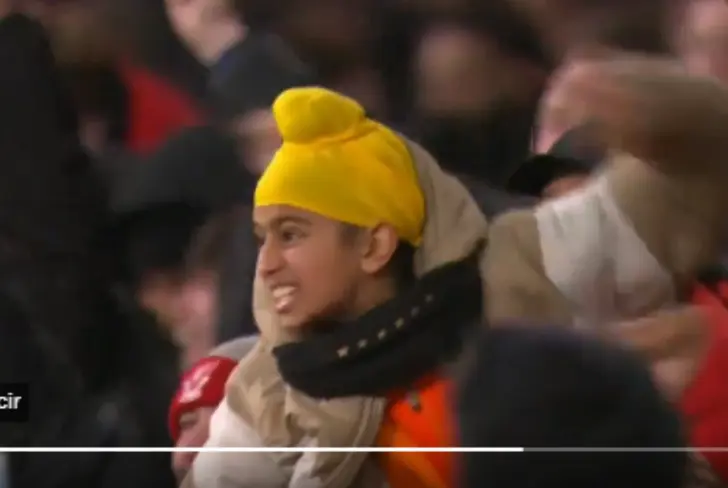 Los hinchas de Liverpool celebrando el gol de Luis Díaz ante Arsenal&nbsp;