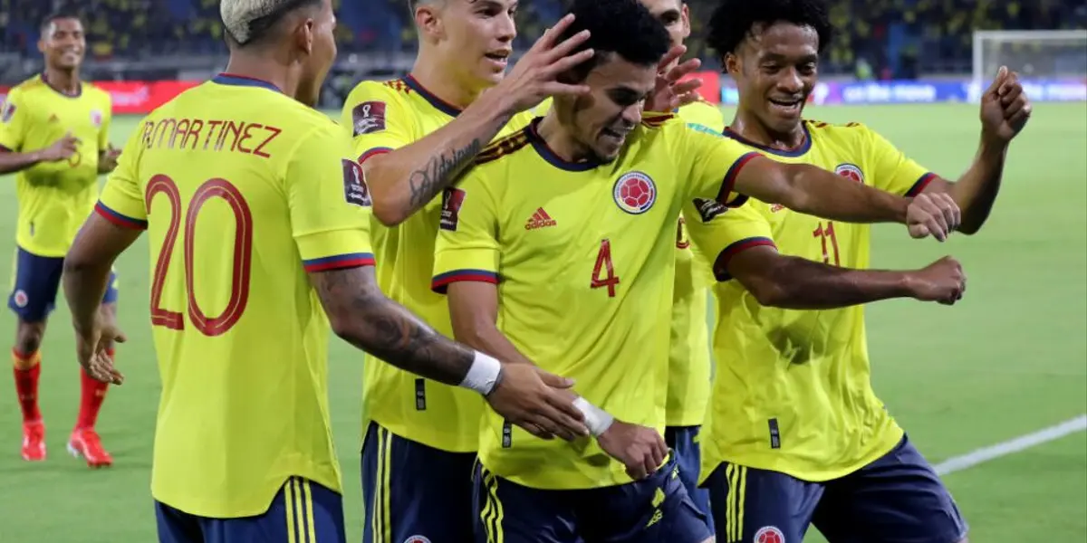 Juan Guillermo referente de la Selección Colombia, saco su cabeza un rato de la concentración, para felicitar a su panita.