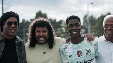 René Higuita junto a Ronaldinho, Yaser Asprilla y Francisco Maturana