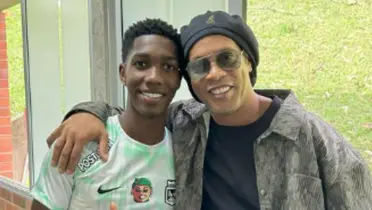 Yaser Asprilla junto a Ronaldinho