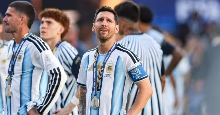 Lionel Messi mantuvo la medalla de subcampeón tras la final entre Argentina y España