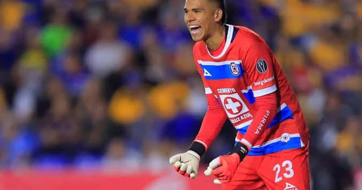 Kevin Mier y su bajo nivel en Cruz Azul