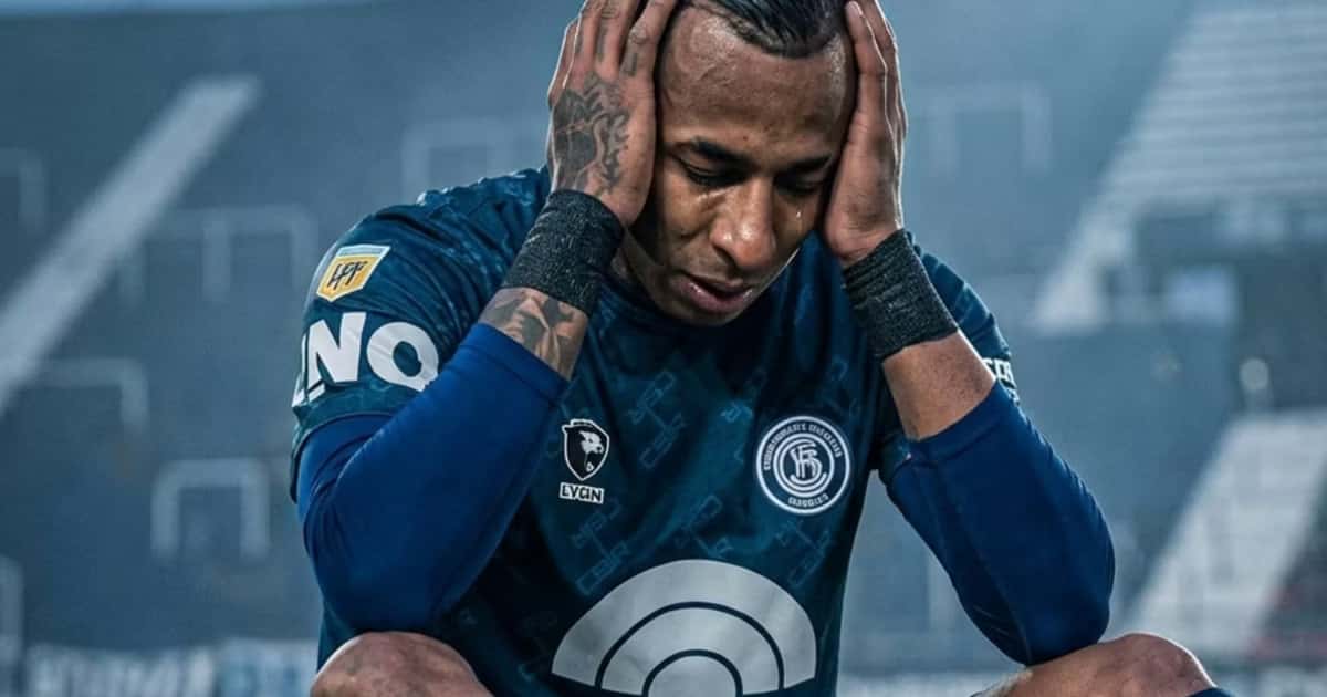 Las razones por las que Villa no puede ser convocado a la selección