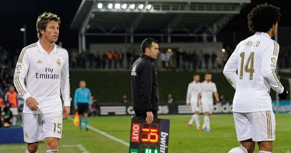 Derik Osede entra por Coentrão