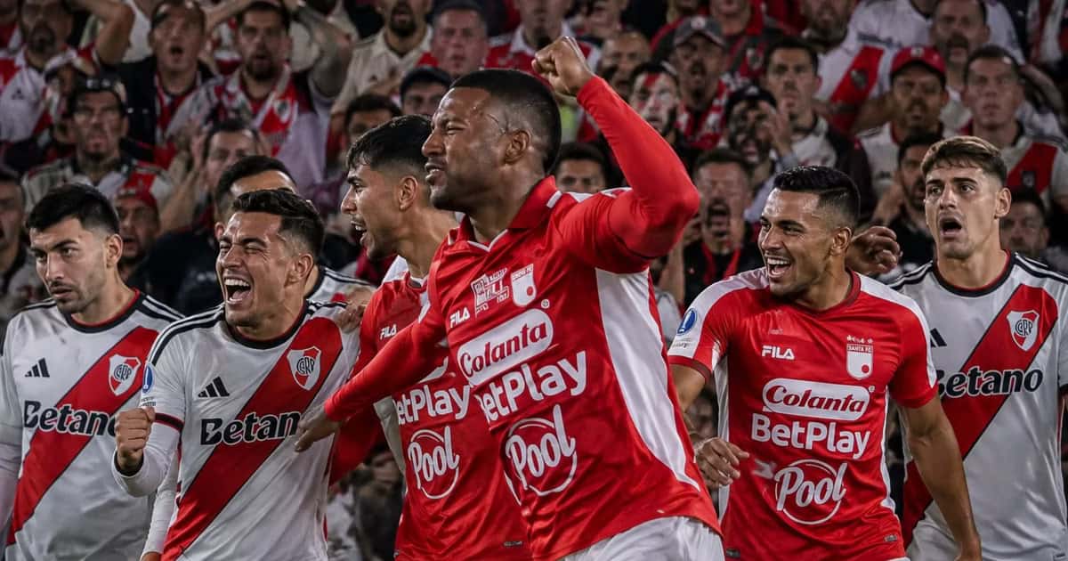 Jugadores de River y Santa Fe