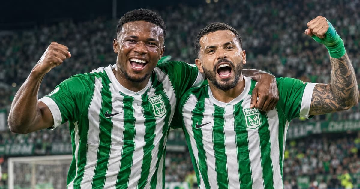 El gesto de agradecimiento de Emmanuel Benítez con Cardona tras su primer gol en Nacional ante Chicó
