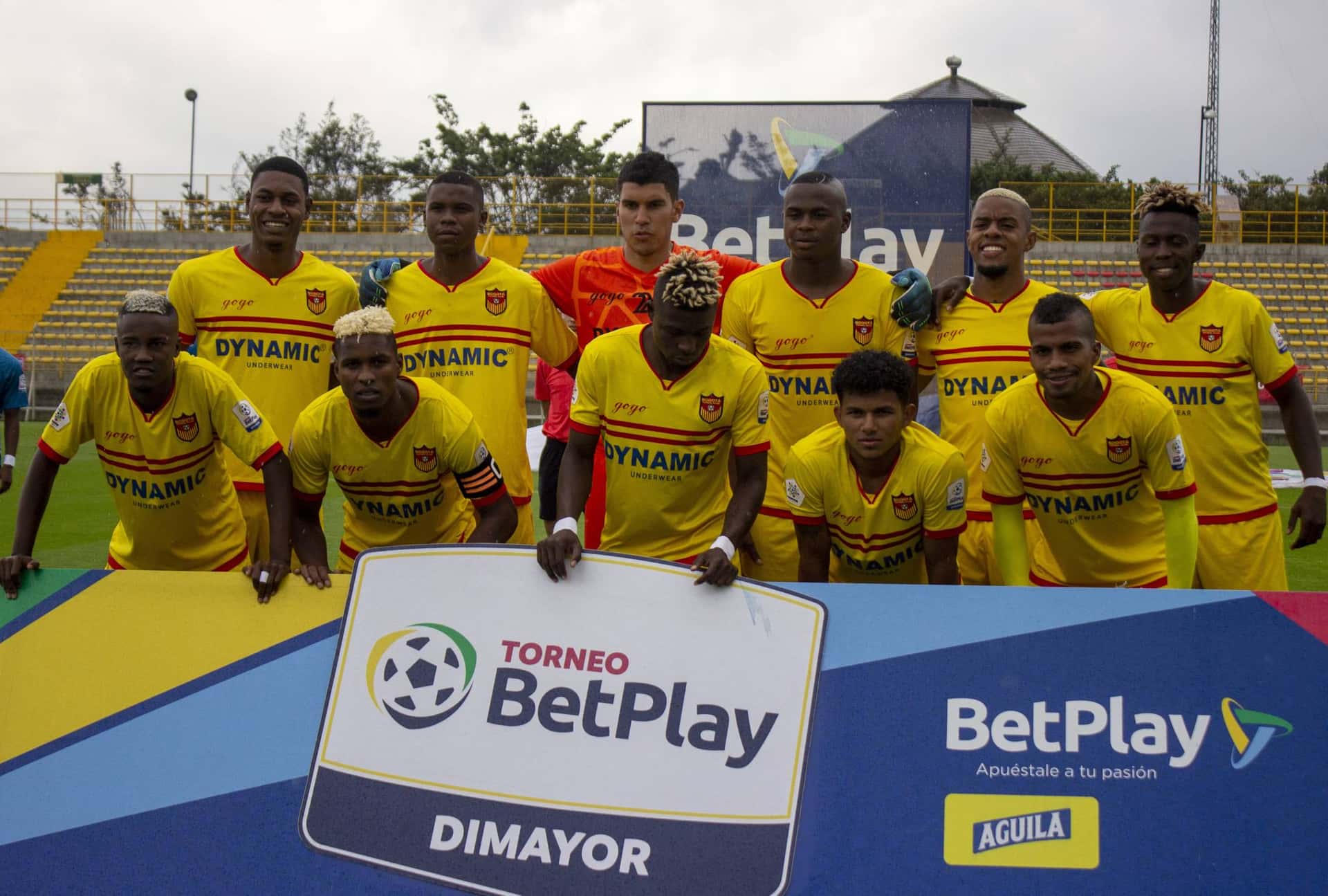 A pesar de haber clasifcado en el segundo lugar del todos contra todos y solo disputarse una fecha de los cuadrangulares del Torneo, la directiva de Bogotá finiquitó el contrato.