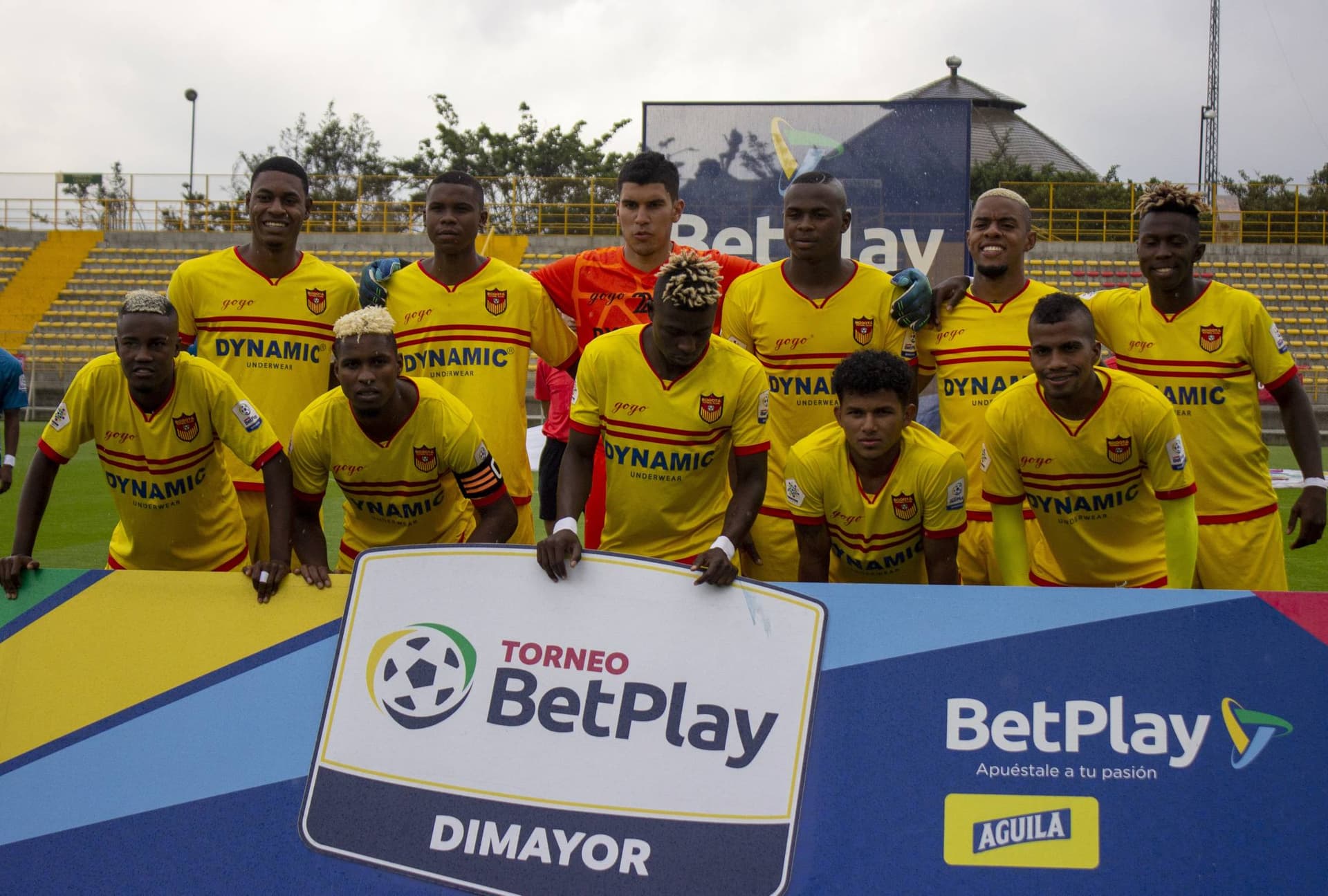 A pesar de haber clasifcado en el segundo lugar del todos contra todos y solo disputarse una fecha de los cuadrangulares del Torneo, la directiva de Bogotá finiquitó el contrato.