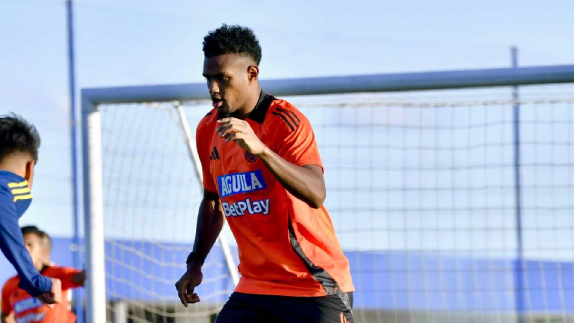 ¡Alarma en la ‘Tricolor’! Cabal, fuera por varios meses. Foto: Instagram