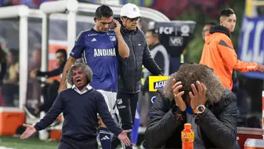 Alberto Gamero no podía creer el gol que perdió Silva (Fotos: AS, Diario César) 