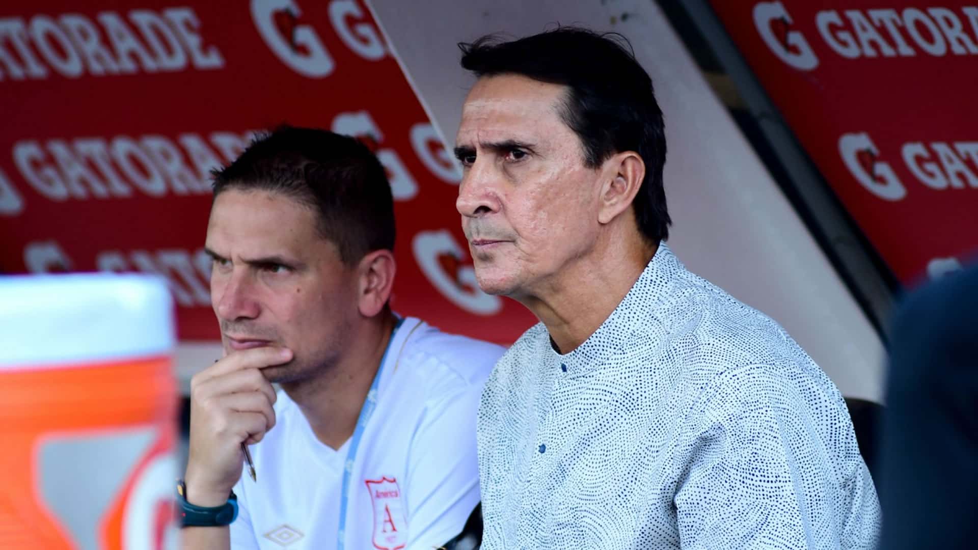 Amaranto Perea viene haciendo un buen papel con Junior de Barranquilla, pese a esto sigue rondando el nombre de Guimarães como próximo DT.