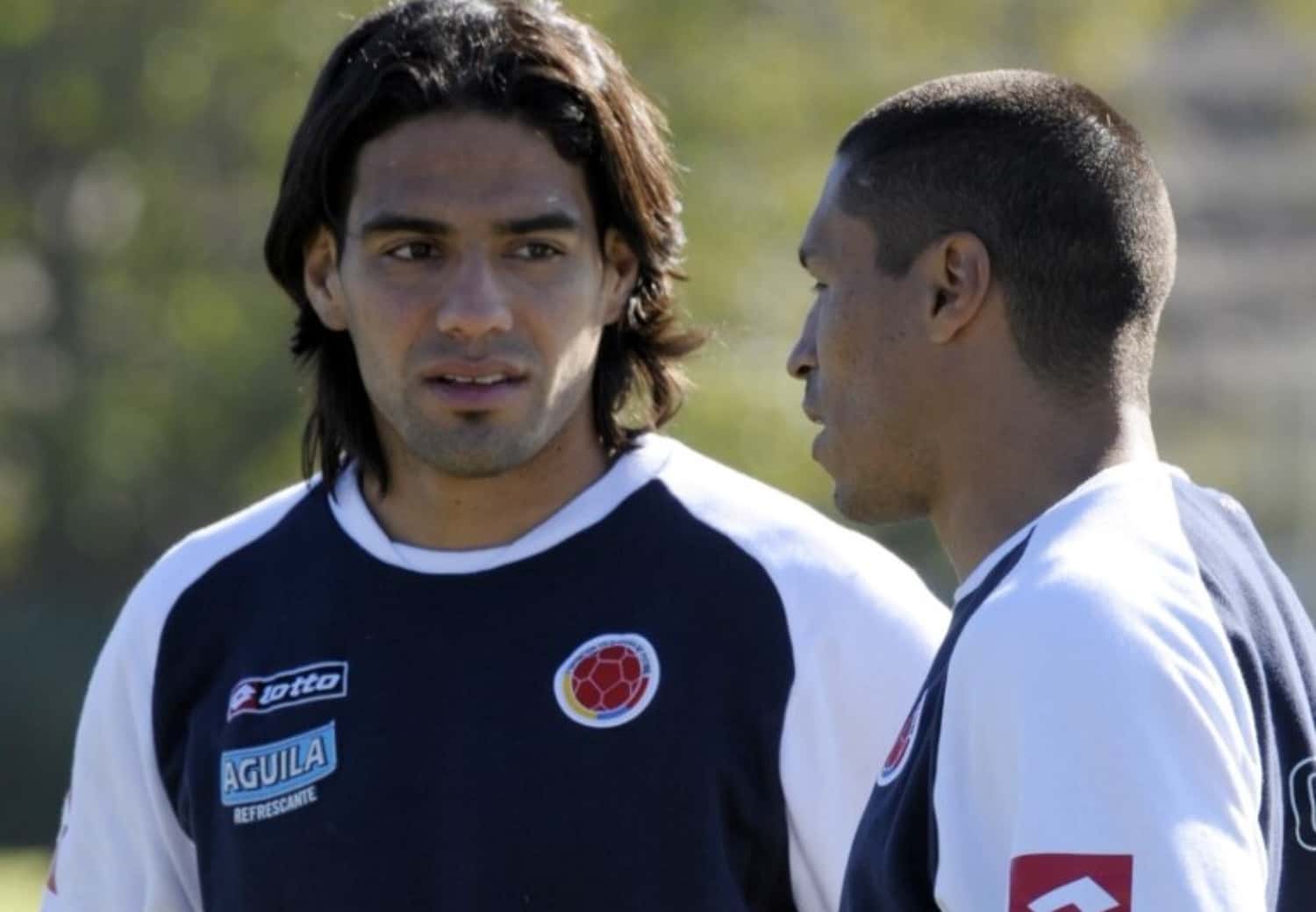 Ambos futbolistas se destacaron en el competitivo fútbol italiano, sin embargo, la suerte y malas decisiones no dejaron brillar al astro brasileño.