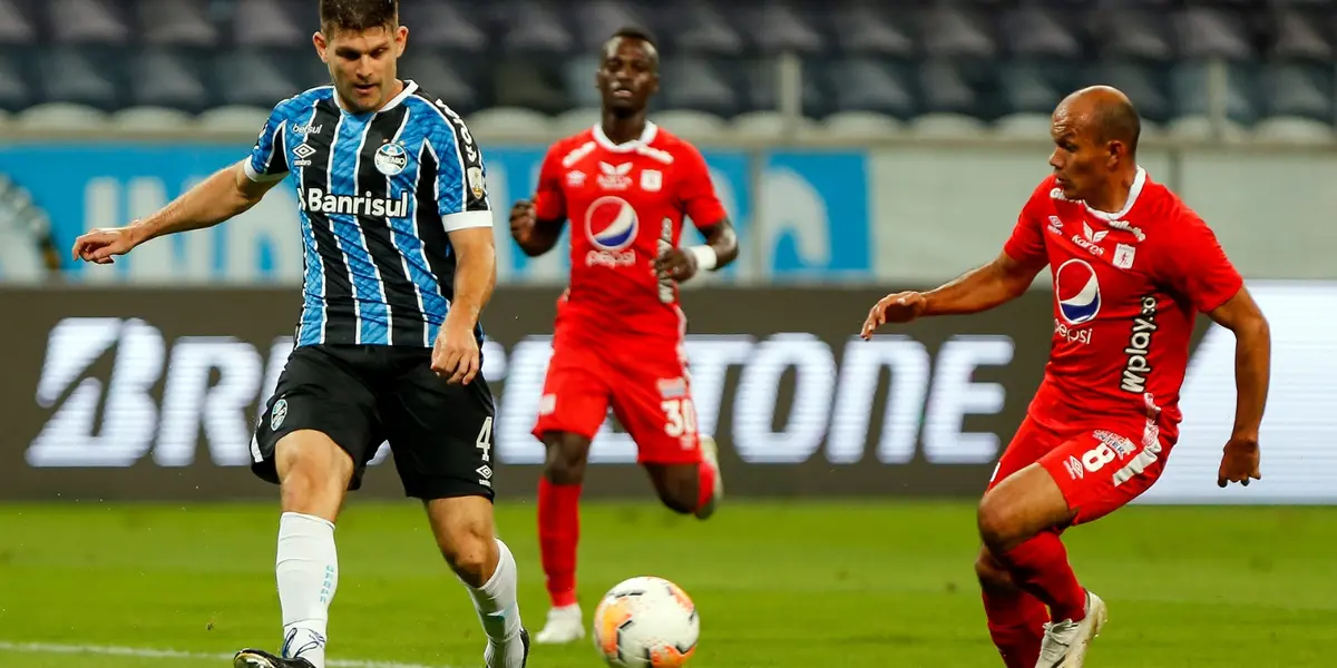 América de Cali tenía los tres puntos en el bolsillo pero el referí hizo jugar los adicionales hasta que empató Gremio y los colombianos no reciben nada